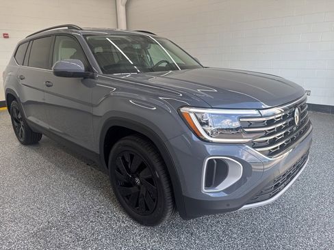 New 2026 Volkswagen Atlas SE image 7