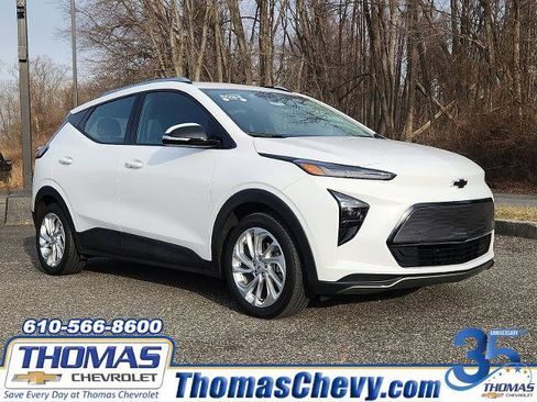 Certified 2023 Chevrolet Bolt EUV LT w/ Driver Confidence Package image 1