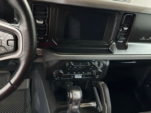 Used 2023 Ford Bronco Big Bend w/ Sasquatch Package AWD/4WD image 17