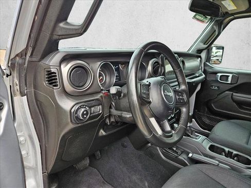 Used 2022 Jeep Gladiator Sport AWD/4WD image 9