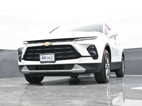 Used 2023 Chevrolet Blazer LT image 47