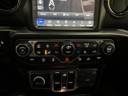 Used 2022 Jeep Gladiator Overland image 19
