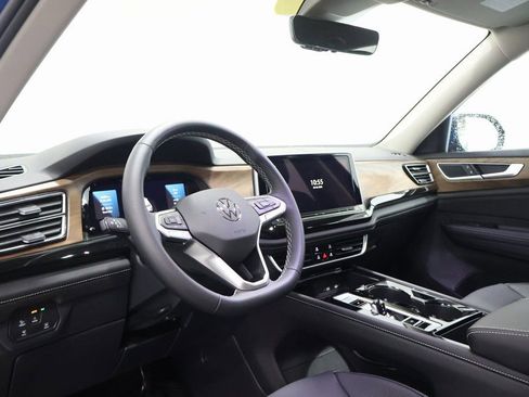 New 2026 Volkswagen Atlas SE image 15