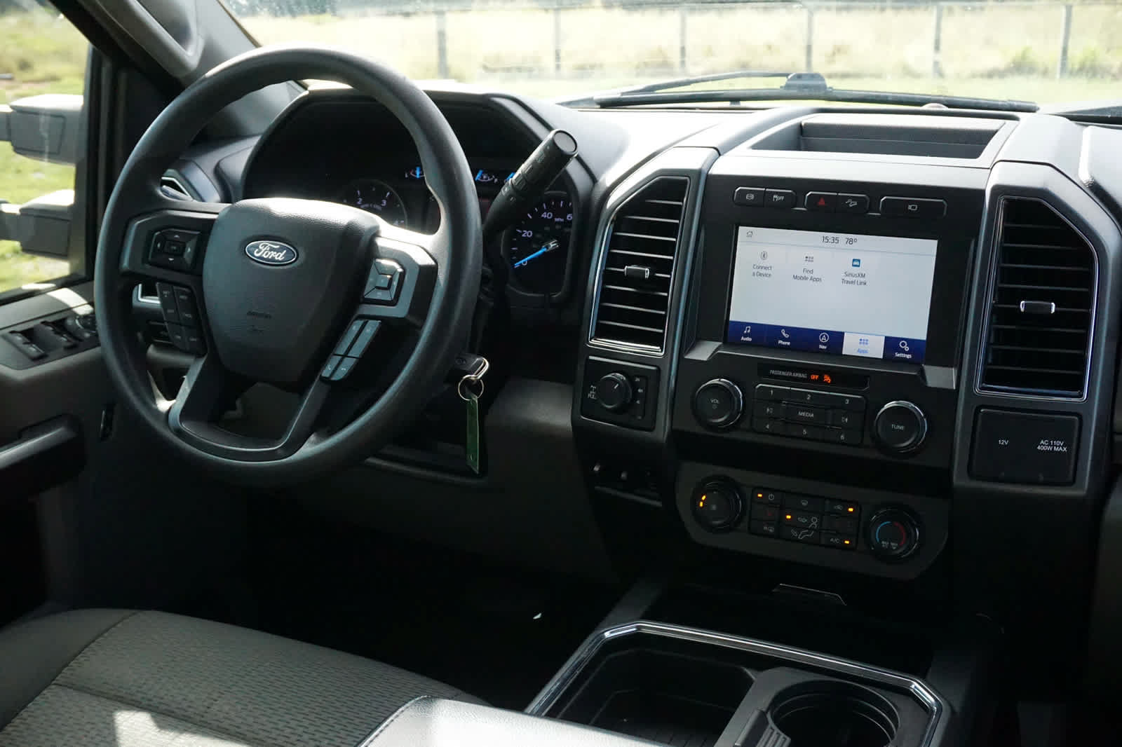 Used 2022 Ford F350 XLT w/ XLT Premium Package AWD/4WD image 6