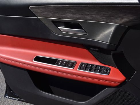 Used 2017 Jaguar XF S image 12