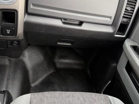 Used 2014 RAM 2500 SLT w/ Protection Group image 26