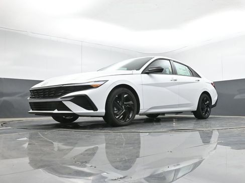 New 2026 Hyundai Elantra Sport image 10