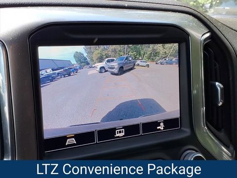 Used 2021 Chevrolet Silverado 1500 LTZ AWD/4WD image 3