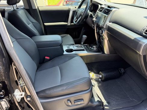 Used 2024 Toyota 4Runner SR5 Premium w/ Moonroof Package AWD/4WD image 10