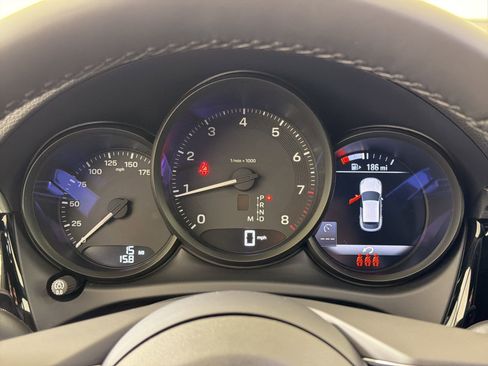 New 2026 Porsche Macan image 21