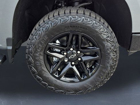 New 2026 Chevrolet Silverado 1500 Custom Trail Boss w/ Dark Appearance Package image 10