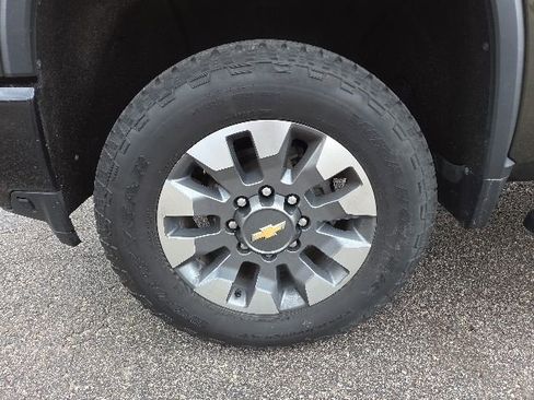 Used 2022 Chevrolet Silverado 2500 Custom w/ Custom Value Package AWD/4WD image 64