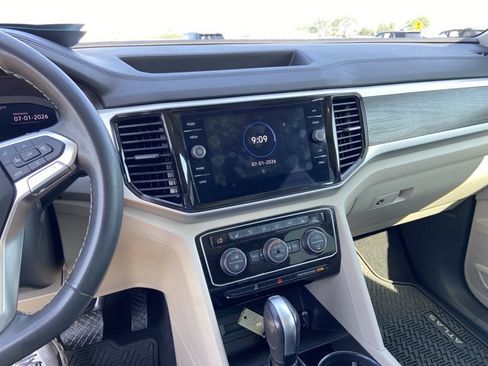 Used 2023 Volkswagen Atlas SE w/ Panoramic Sunroof Package FWD image 25