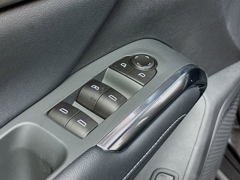 New 2025 Chevrolet Traverse LT image 19