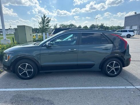 Used 2023 Kia Niro FWD image 3