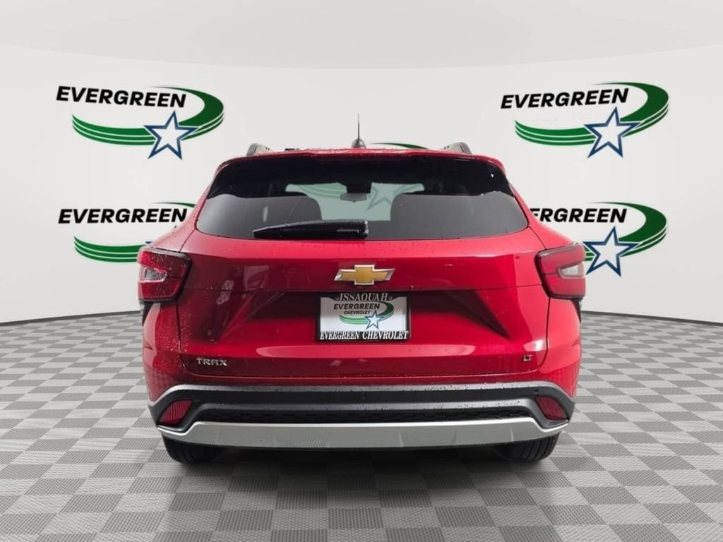 Used 2026 Chevrolet Trax LT w/ Driver Confidence Package FWD image 4