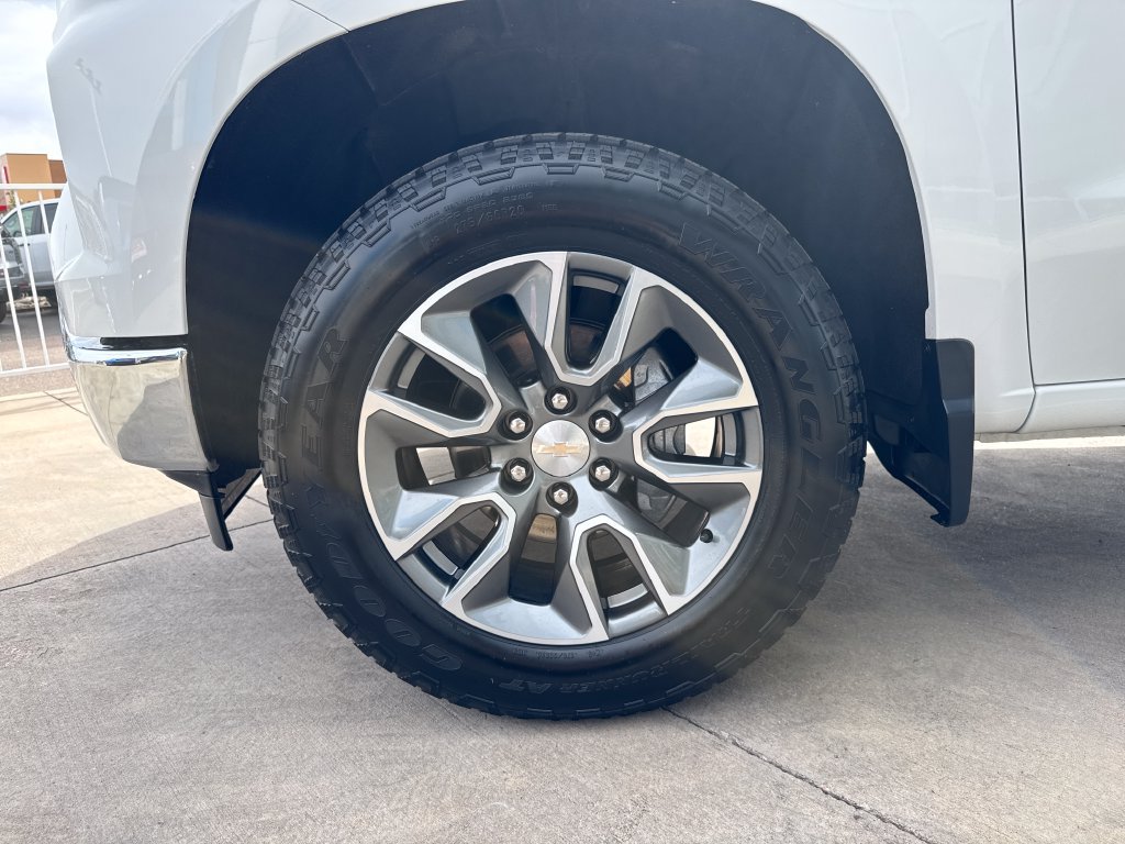 Used 2024 Chevrolet Silverado 1500 LT AWD/4WD image 21