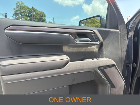 Used 2023 Chevrolet Silverado 1500 LT AWD/4WD image 3