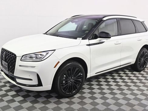 New 2025 Lincoln Corsair Reserve w/ Jet Appearance Package image 2