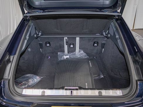 Used 2023 Porsche Panamera 4 Platinum Edition AWD/4WD image 13