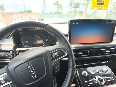 Used 2023 Lincoln Nautilus AWD w/ Premium Package image 10
