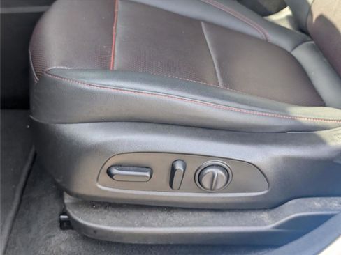 Used 2021 Chevrolet Blazer RS w/ Enhanced Convenience Package image 12