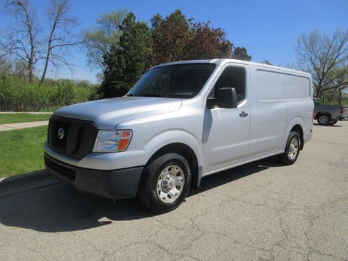 Used 2016 Nissan NV 2500 SV RWD image 23