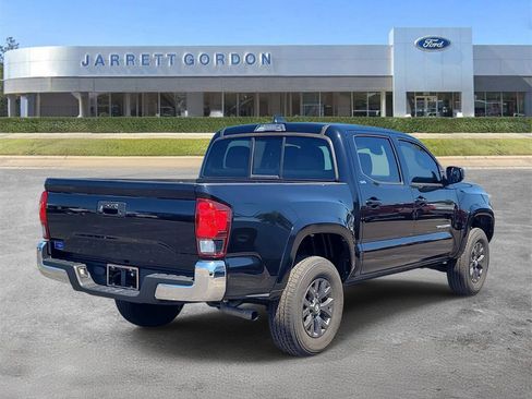 Used 2022 Toyota Tacoma SR5 w/ SR5 Appearance Package (SM) image 4