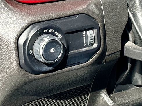 Used 2023 Jeep Wrangler Unlimited Rubicon image 10