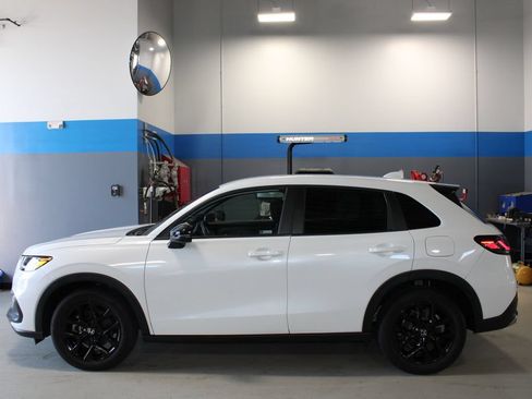 Used 2024 Honda HR-V Sport image 9