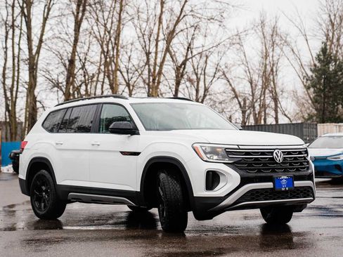 New 2026 Volkswagen Atlas Peak Edition image 16