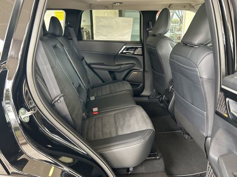 New 2026 Mitsubishi Outlander SE image 27