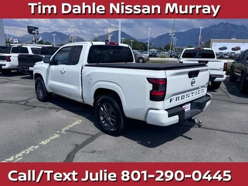 Used 2025 Nissan Frontier SV AWD/4WD image 5
