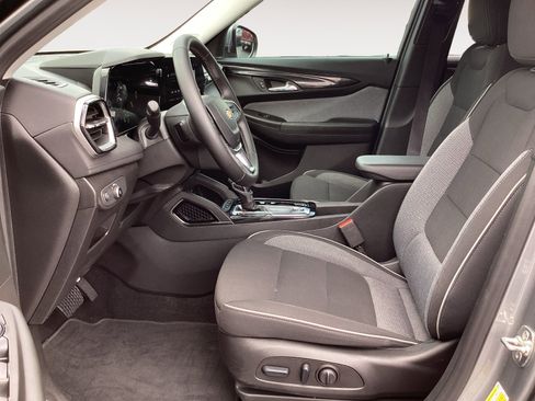 Used 2026 Chevrolet TrailBlazer LT w/ Convenience Package FWD image 23