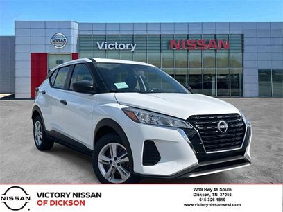 New 2025 Nissan Kicks Play S
