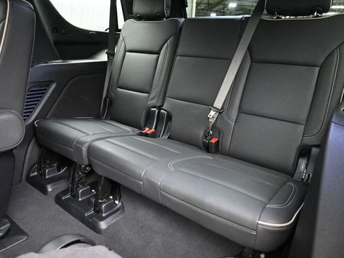 Used 2025 Chevrolet Tahoe Premier AWD/4WD image 15