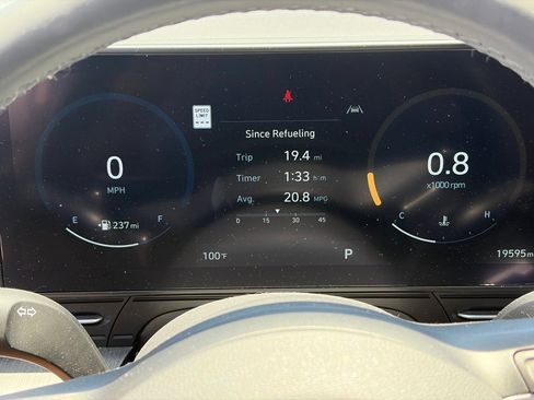 Used 2024 Hyundai Kona Limited FWD image 12