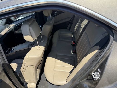 Used 2011 Mercedes-Benz E 550 4MATIC Sedan w/ Premium 2 Pkg image 19