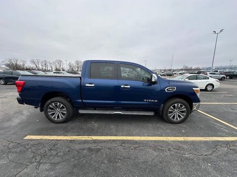 Used 2017 Nissan Titan SL image 4