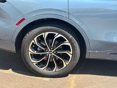 New 2026 Lincoln Nautilus Reserve AWD/4WD image 18