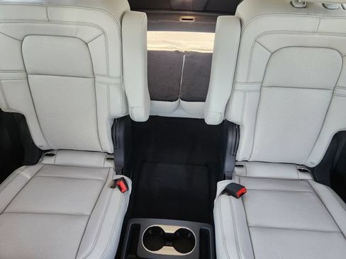 New 2026 Lincoln Aviator Reserve w/ Luxury Package AWD/4WD image 14