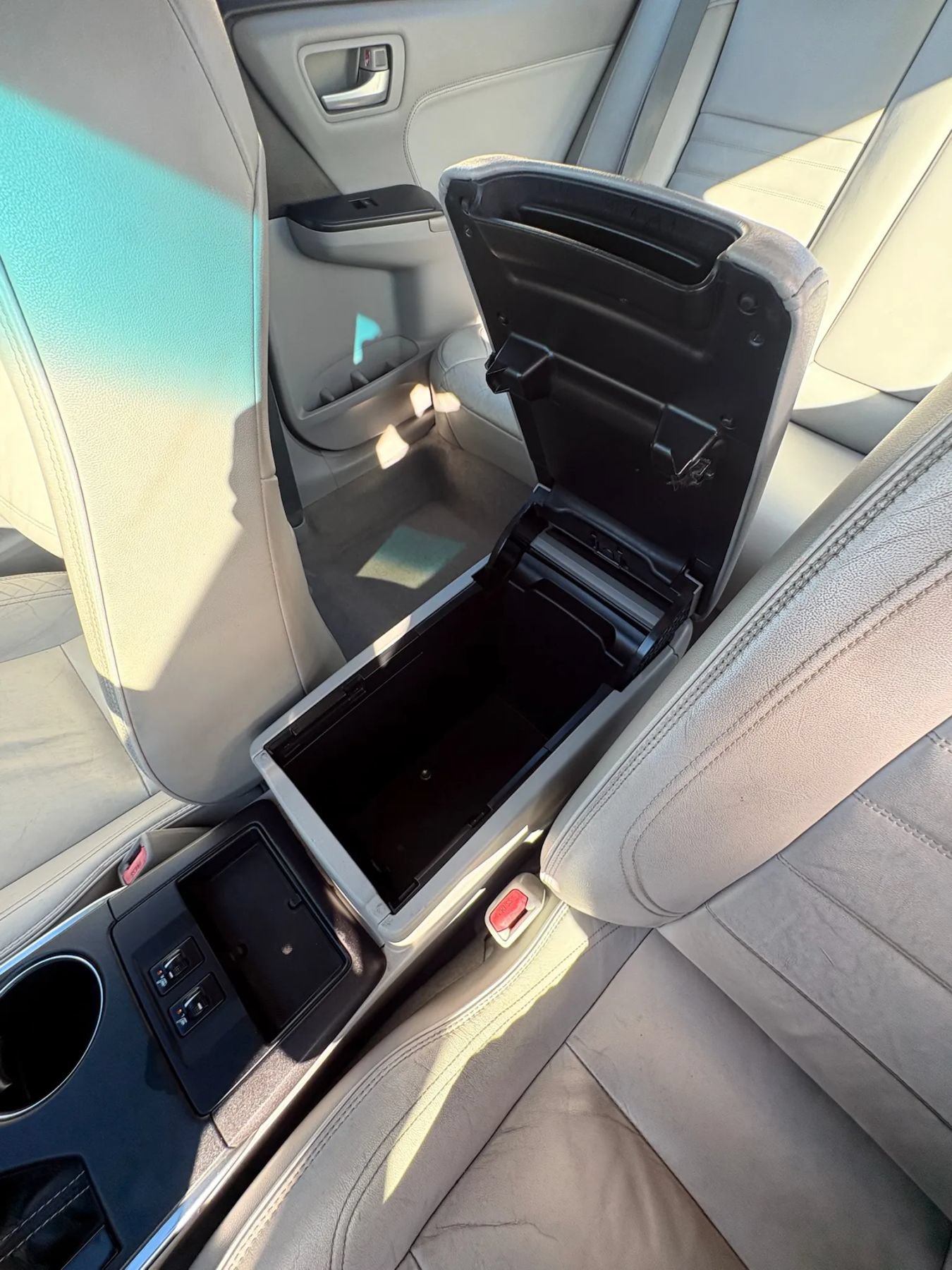 Used 2015 Toyota Camry XLE FWD image 26