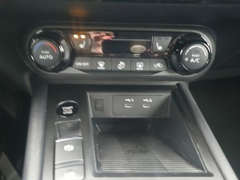 New 2026 Nissan Kicks SV image 18