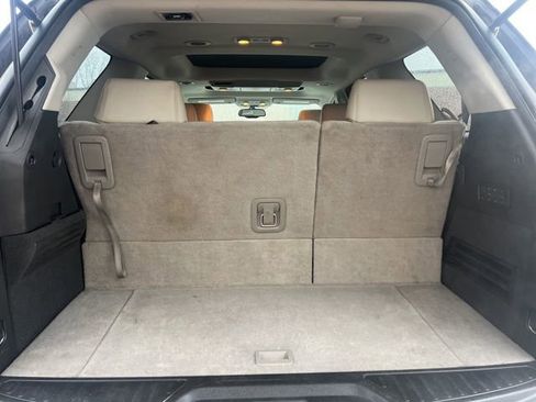 Used 2009 GMC Acadia SLT w/ Technology Package FWD image 14
