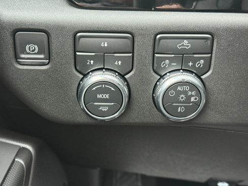 New 2026 GMC Sierra 3500 SLE image 24