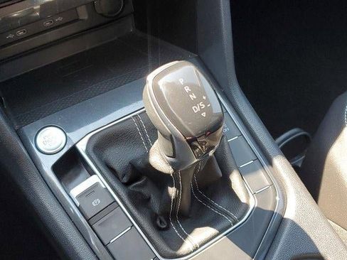 Used 2022 Volkswagen Tiguan SE AWD/4WD image 28