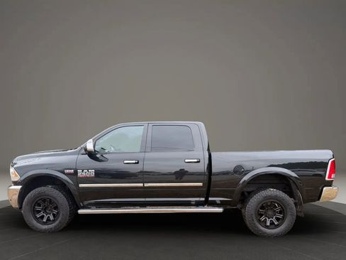 Used 2018 RAM 2500 Laramie image 2