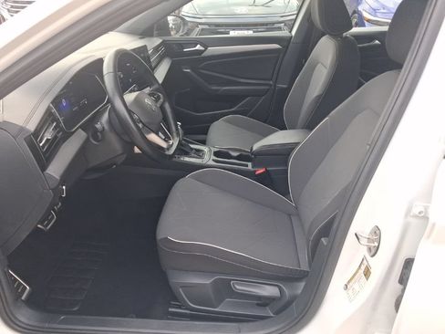 Used 2025 Volkswagen Jetta Sport FWD image 4