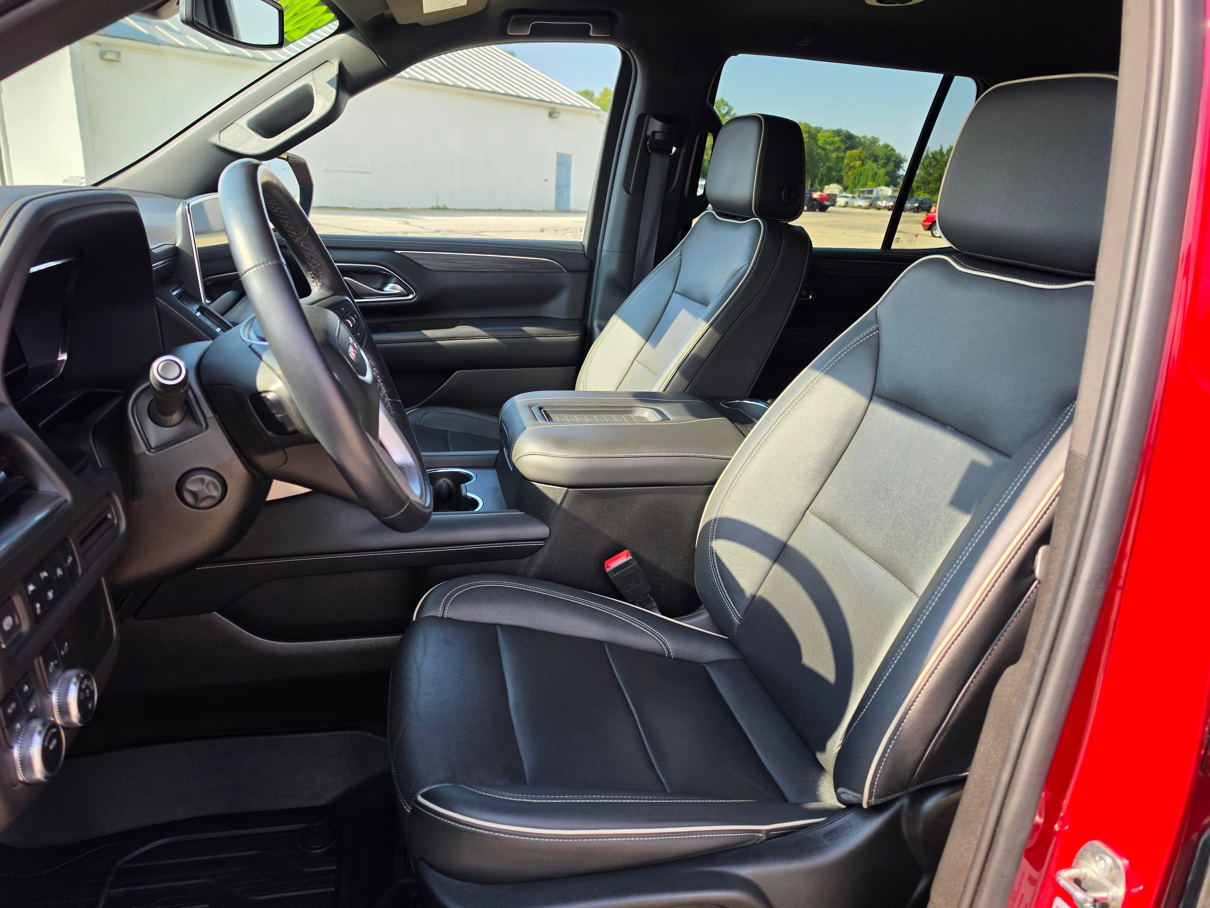 Used 2022 GMC Yukon SLT w/ SLT Luxury Package AWD/4WD image 12