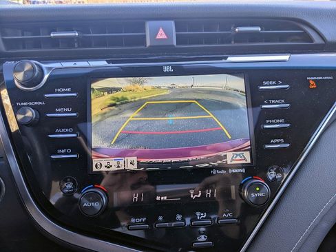 Used 2018 Toyota Camry XSE image 22